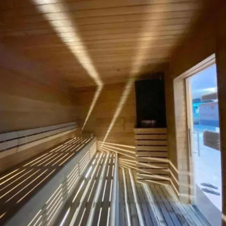 Hanza Tower Black 22 & Sauna & Pool & Jacussi Lägenhet