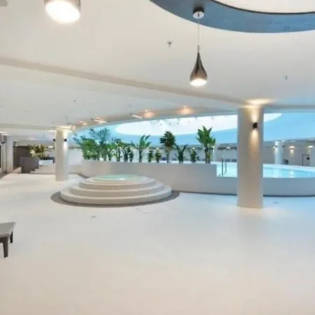 Hanza Tower Black 22 & Sauna & Pool & Jacussi